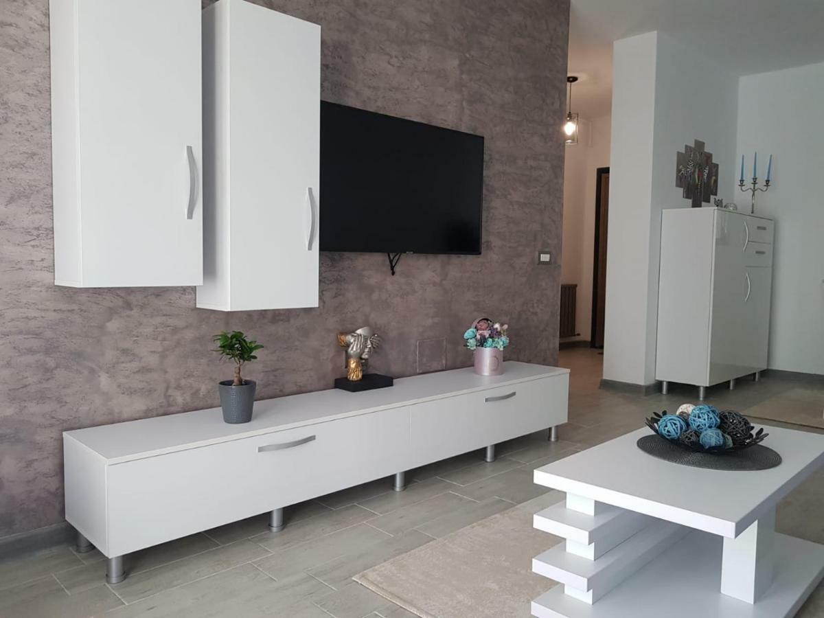 Ranya Apartments Alezzi Beach Resort 那沃达利 外观 照片