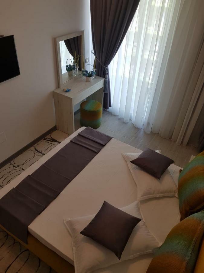 Ranya Apartments Alezzi Beach Resort 那沃达利 外观 照片